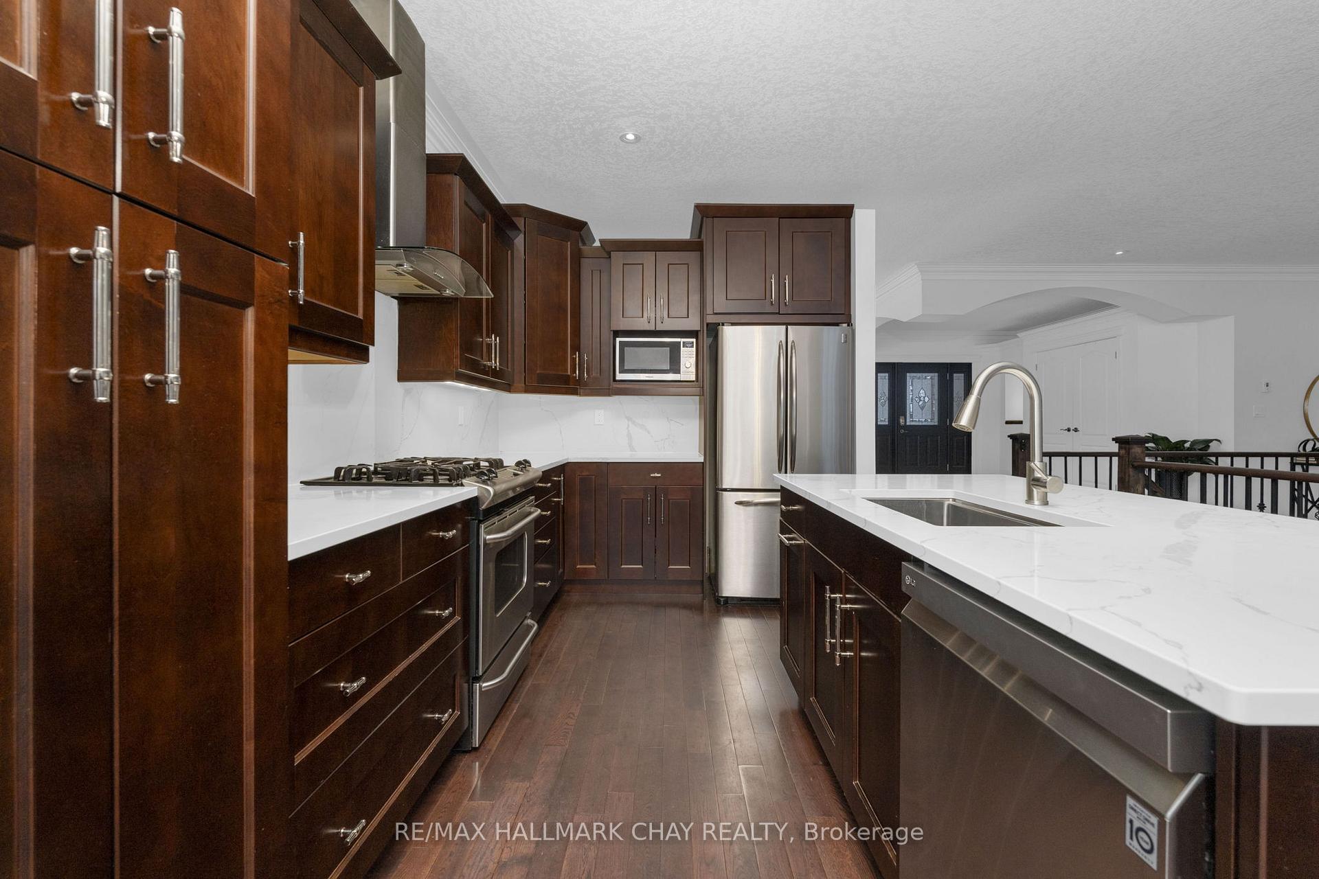 Photo 9 of 76 Luella Boulevard, Springwater, Anten Mills — HOMEH