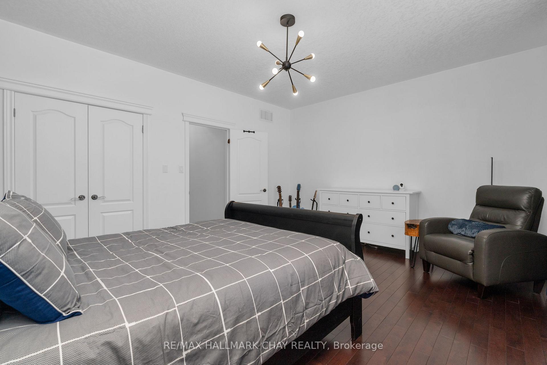 Photo 30 of 76 Luella Boulevard, Springwater, Anten Mills — HOMEH
