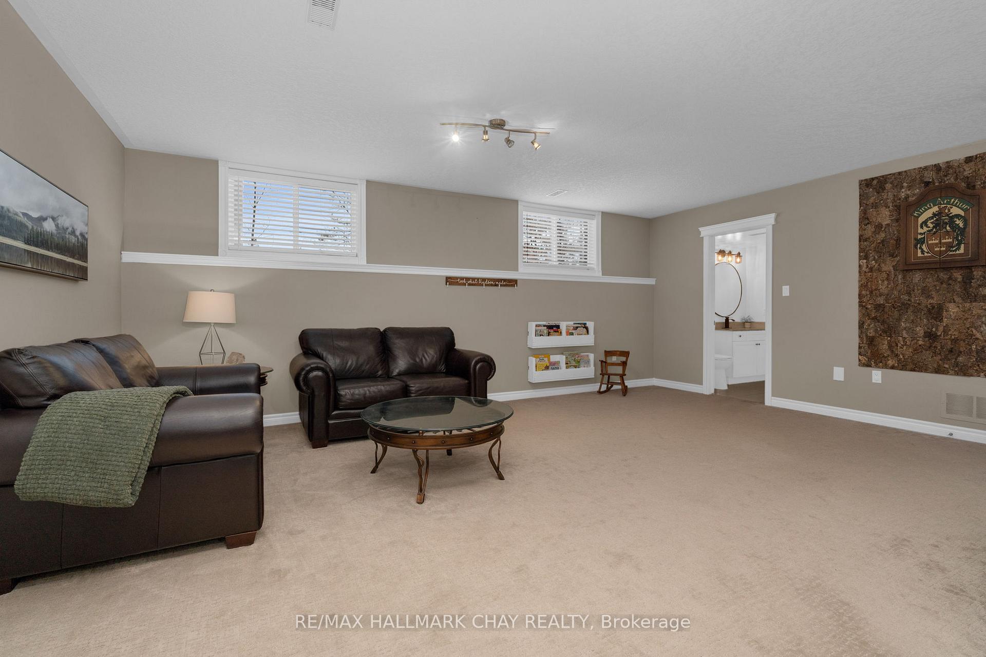 Photo 24 of 76 Luella Boulevard, Springwater, Anten Mills — HOMEH