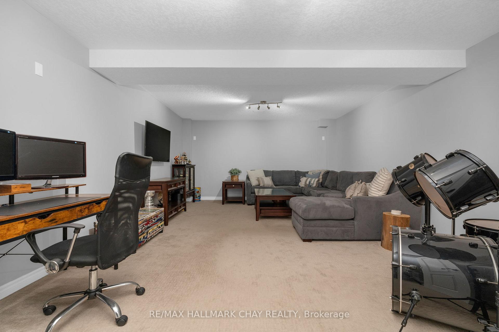 Photo 26 of 76 Luella Boulevard, Springwater, Anten Mills — HOMEH