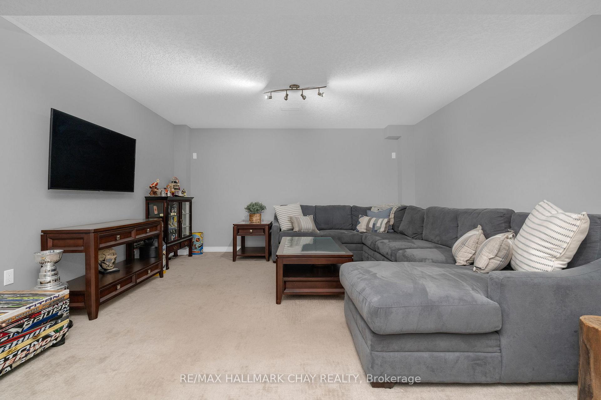 Photo 25 of 76 Luella Boulevard, Springwater, Anten Mills — HOMEH