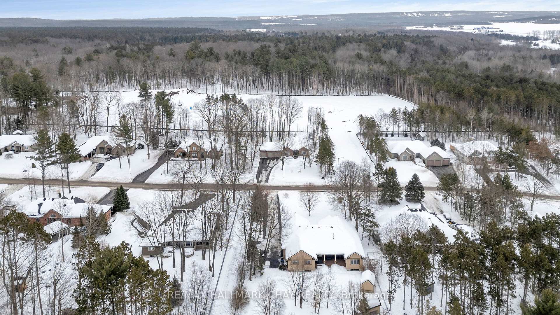 Photo 36 of 76 Luella Boulevard, Springwater, Anten Mills — HOMEH