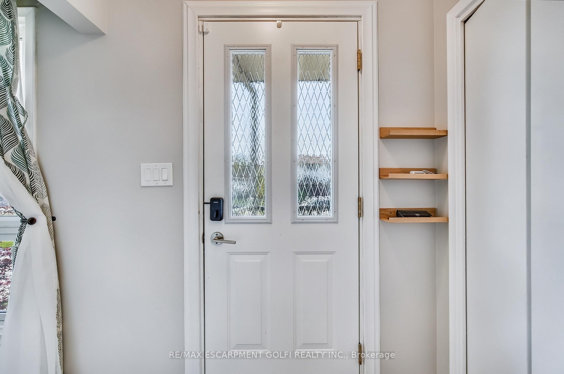 Photo 2 of 61 Fisher Crescent, Hamilton, Westcliffe — HOMEH