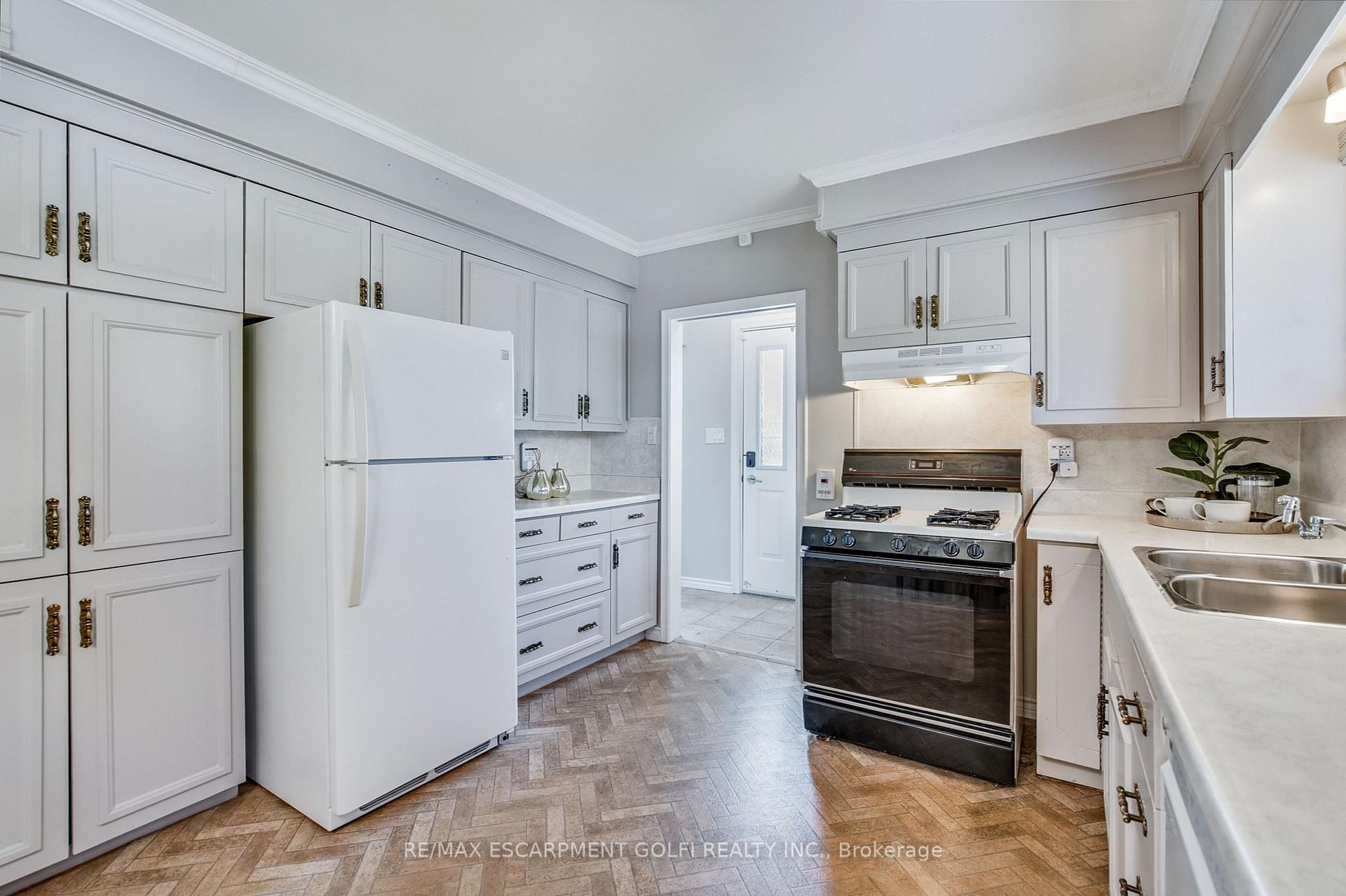 Photo 6 of 61 Fisher Crescent, Hamilton, Westcliffe — HOMEH