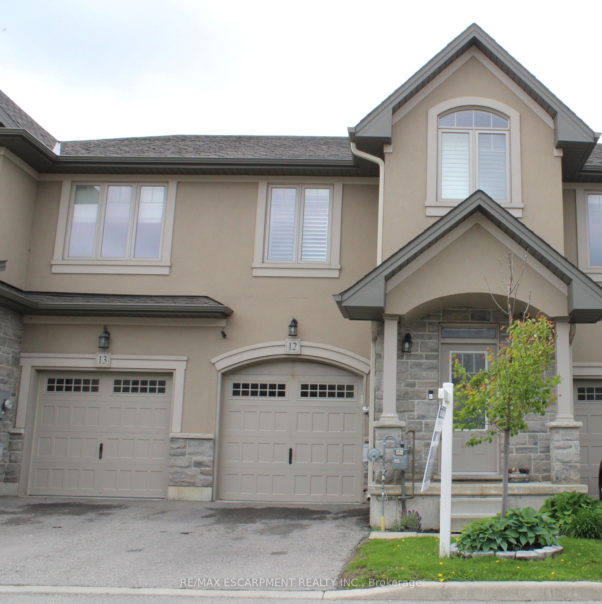 Front of Unit 12, 98 Shoreview Place