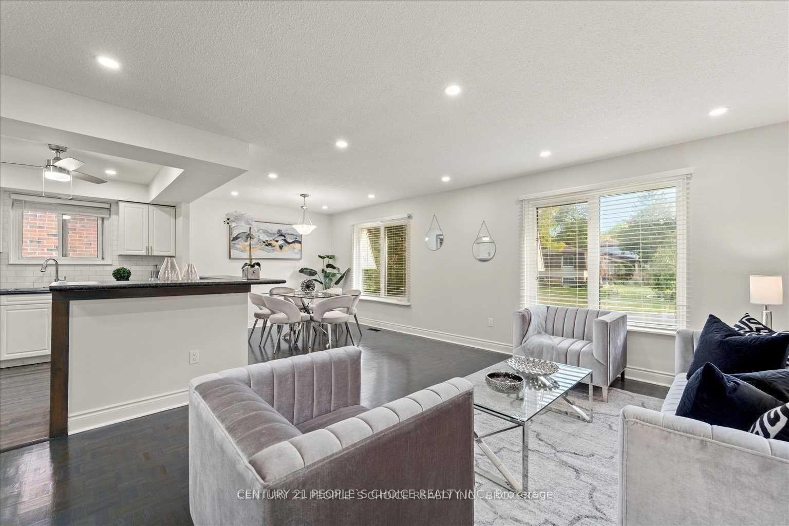 Photo 5 of 10 Deerpark Drive, Barrie, Cundles East — HOMEH