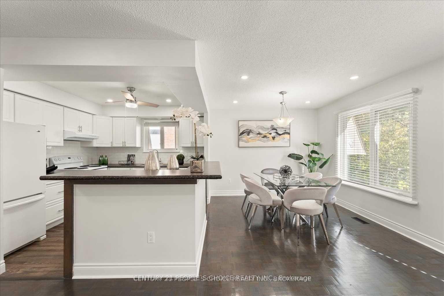 Photo 11 of 10 Deerpark Drive, Barrie, Cundles East — HOMEH
