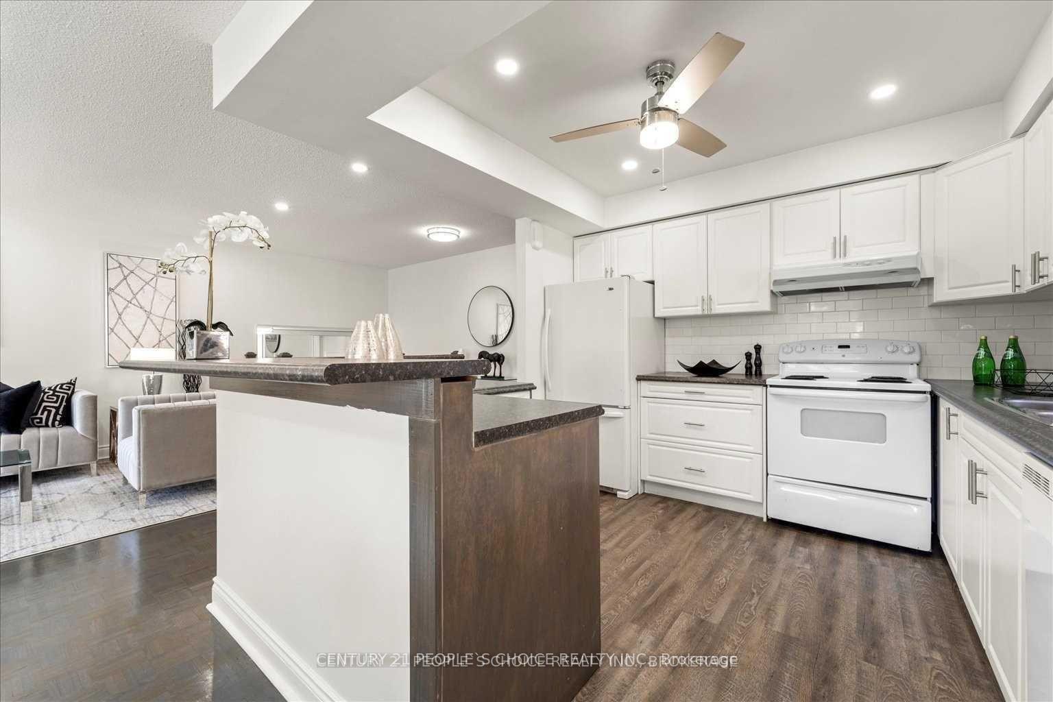Photo 14 of 10 Deerpark Drive, Barrie, Cundles East — HOMEH