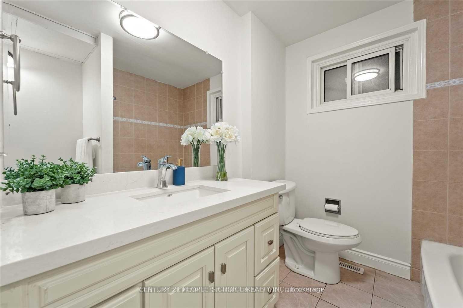 Photo 18 of 10 Deerpark Drive, Barrie, Cundles East — HOMEH