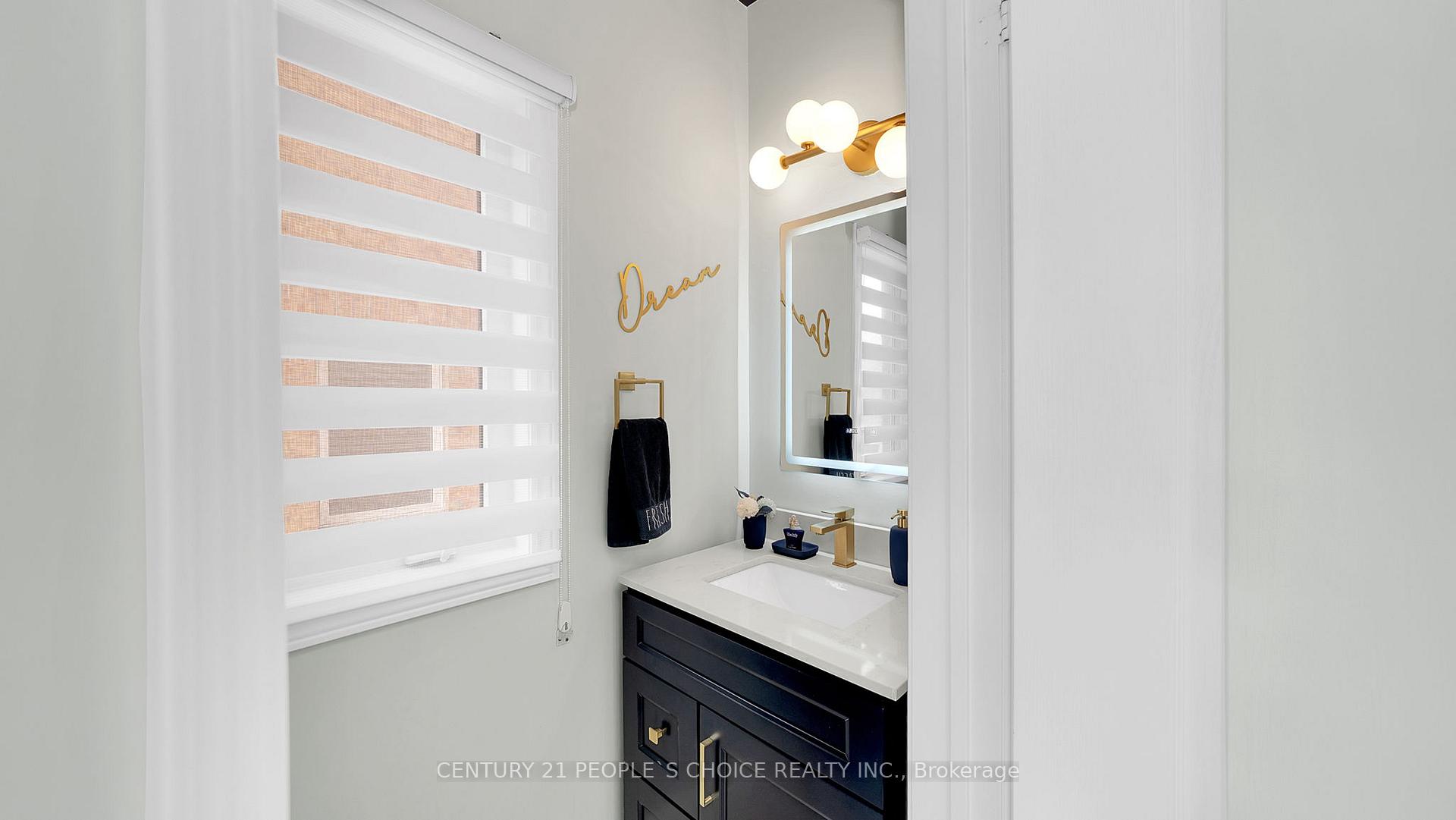 Photo 3 of 93 Andes Crescent, Vaughan, Vellore Village — HOMEH