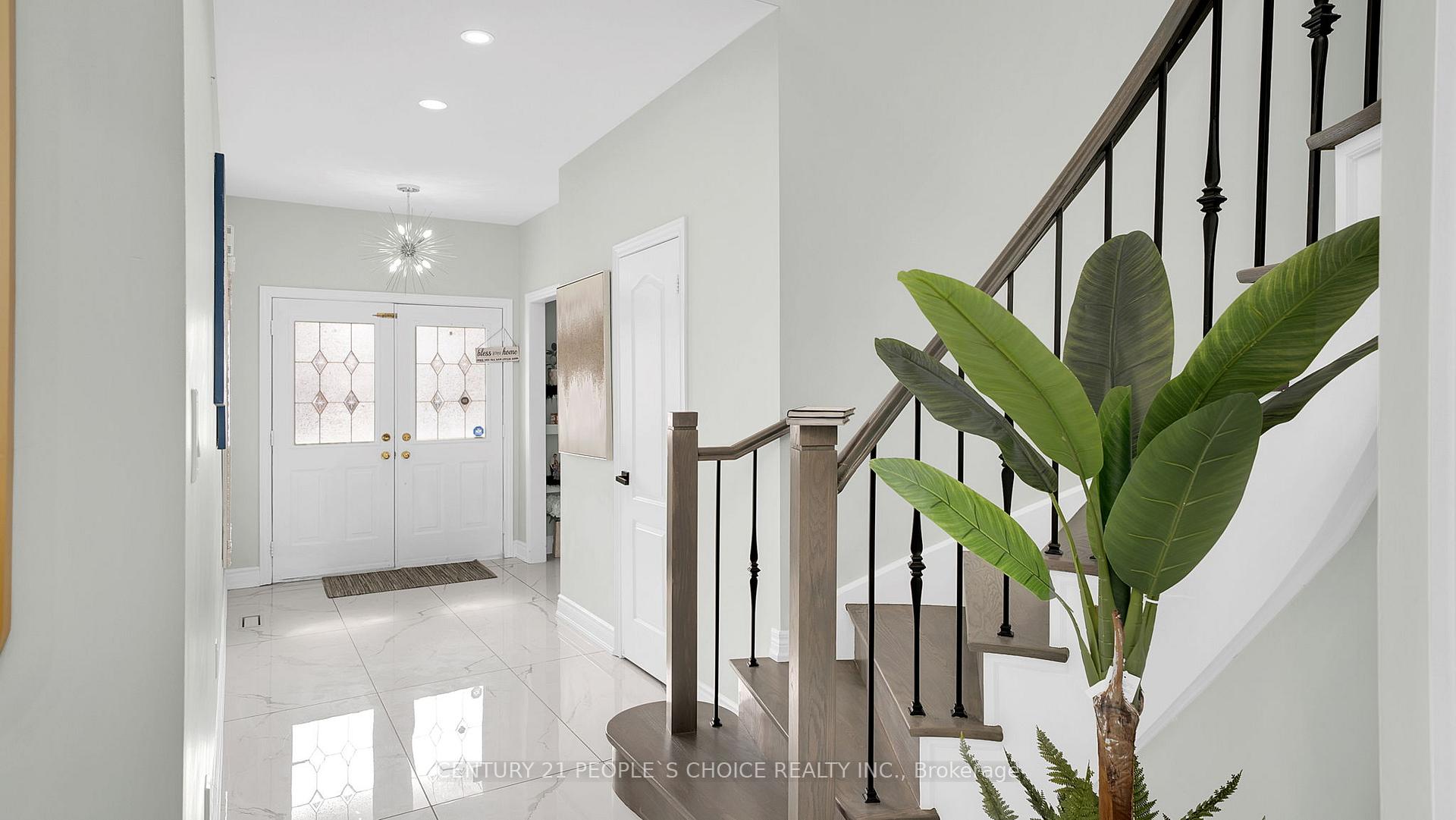 Photo 5 of 93 Andes Crescent, Vaughan, Vellore Village — HOMEH