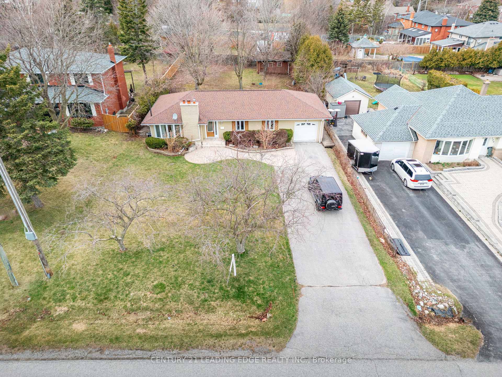 Front of 116 Broadview Avenue
