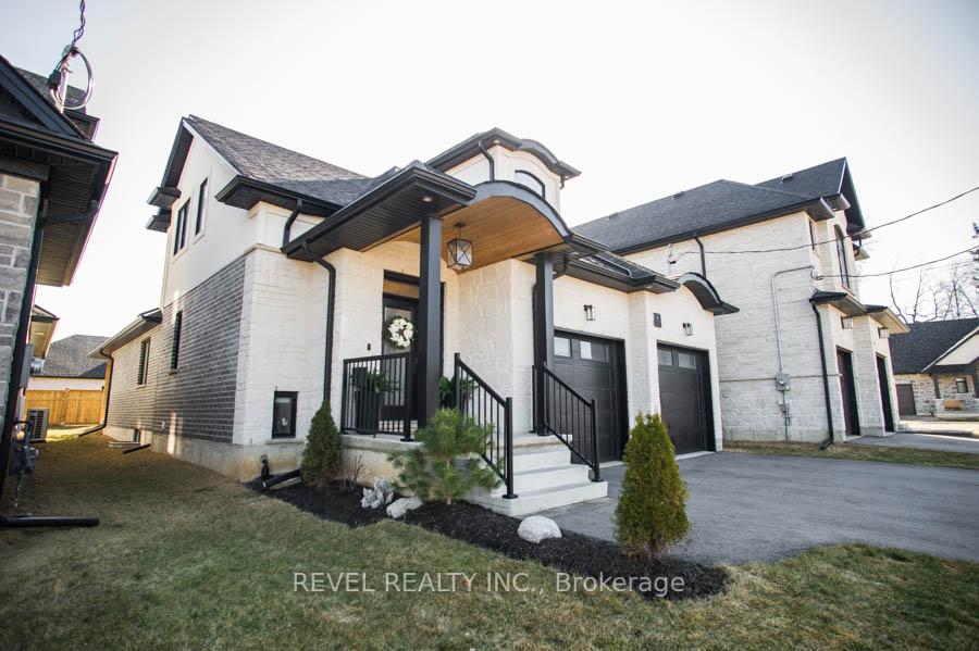 Photo 2 of 238 Mount Pleasant Street, Brantford — HOMEH