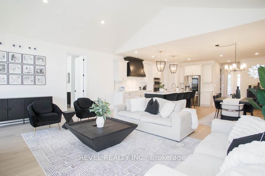 Photo 14 of 238 Mount Pleasant Street, Brantford — HOMEH