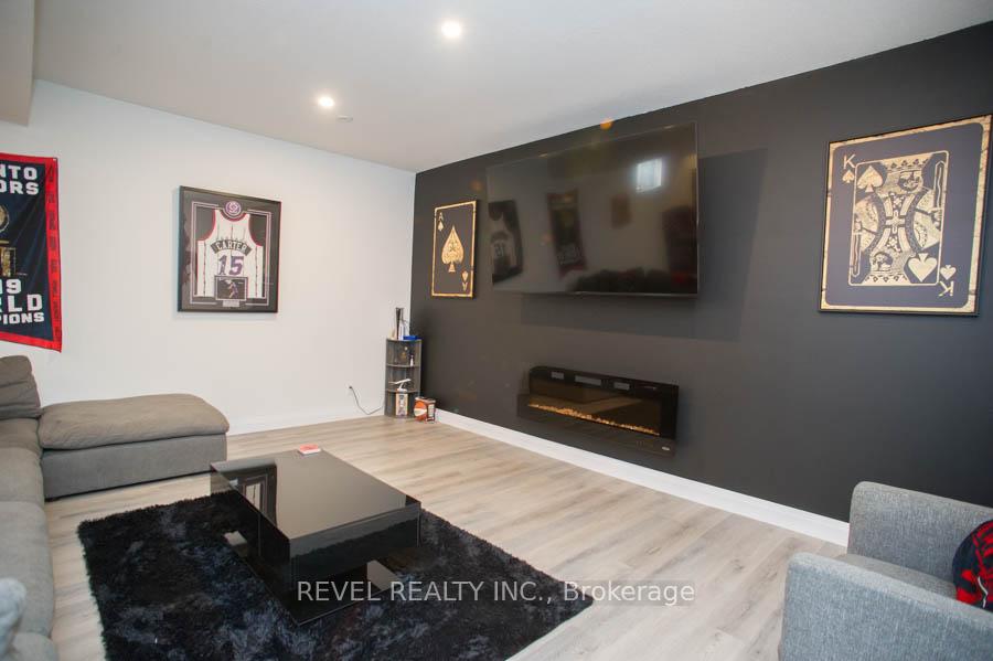 Photo 33 of 238 Mount Pleasant Street, Brantford — HOMEH