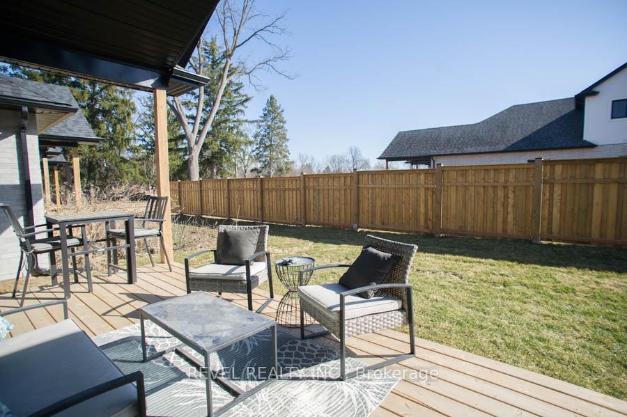 Photo 43 of 238 Mount Pleasant Street, Brantford — HOMEH