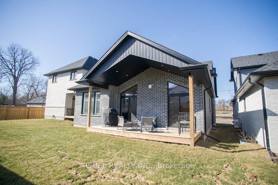 Photo 41 of 238 Mount Pleasant Street, Brantford — HOMEH