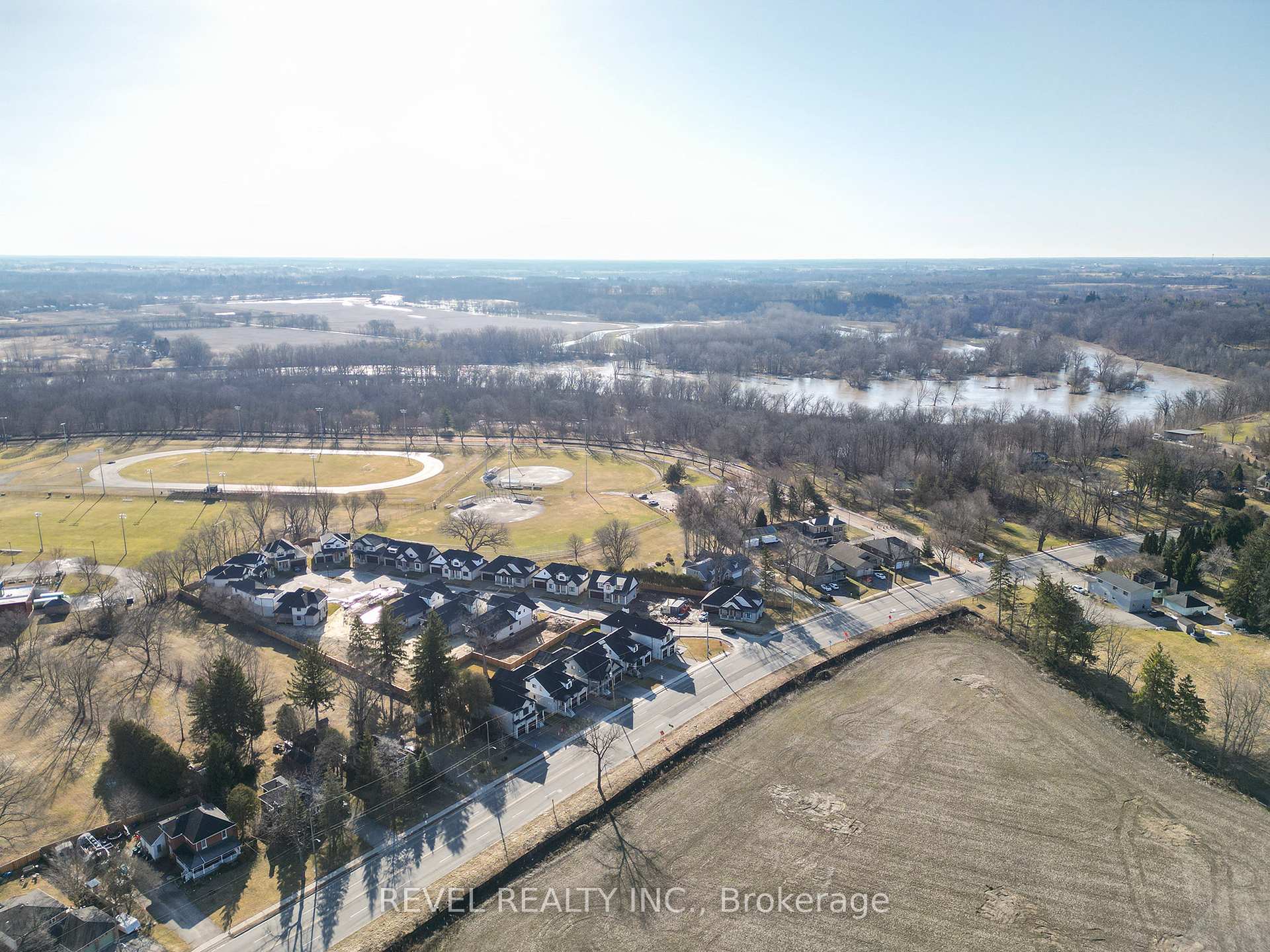 Photo 45 of 238 Mount Pleasant Street, Brantford — HOMEH