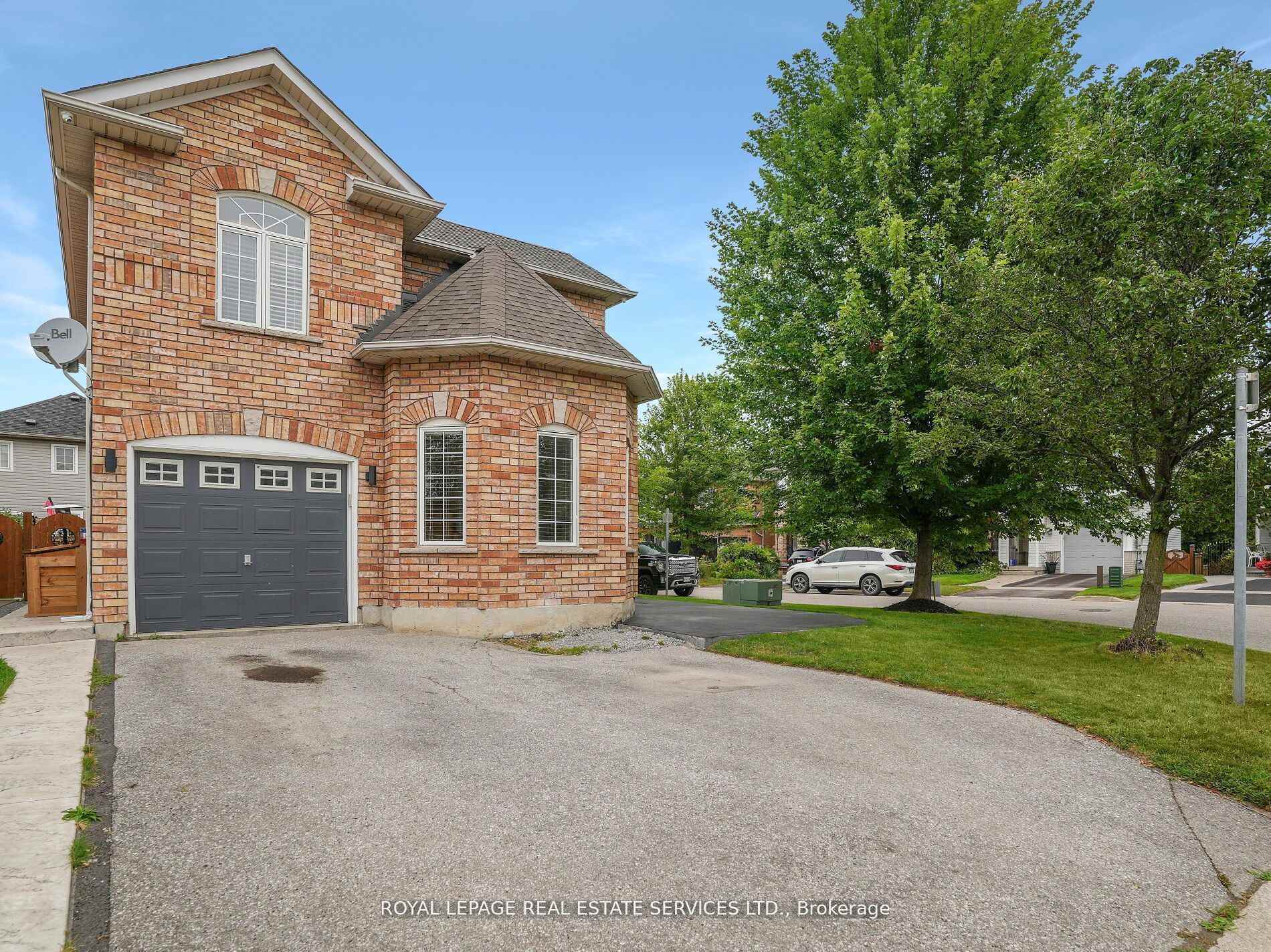 Photo 1 of 16 Woolf Crescent, Ajax, South East — HOMEH