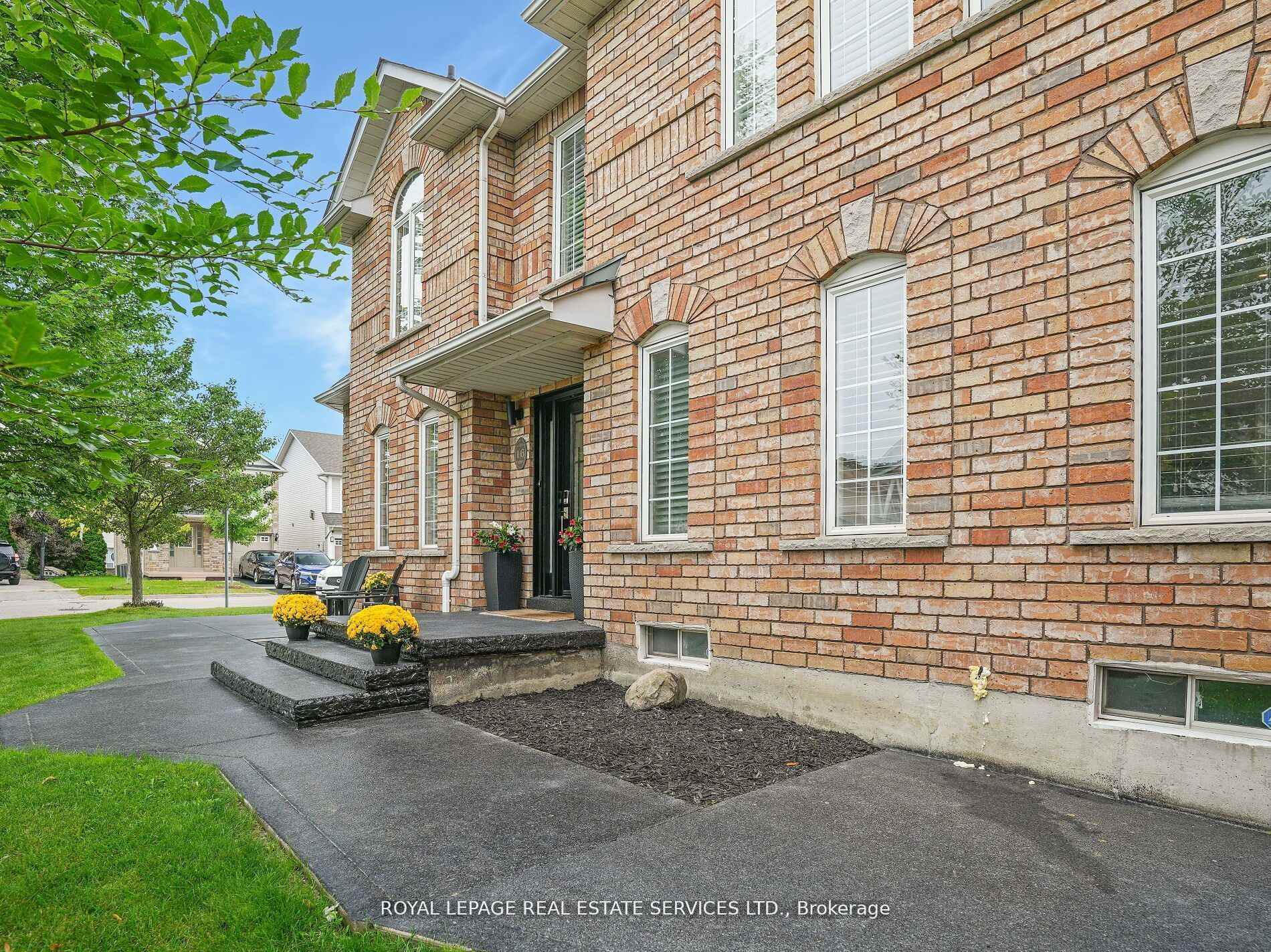 Photo 7 of 16 Woolf Crescent, Ajax, South East — HOMEH