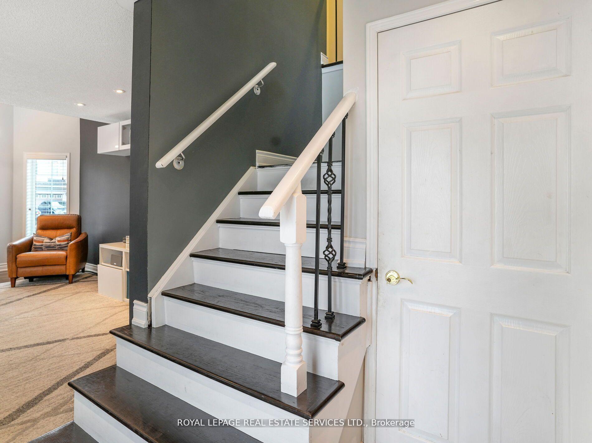 Photo 20 of 16 Woolf Crescent, Ajax, South East — HOMEH