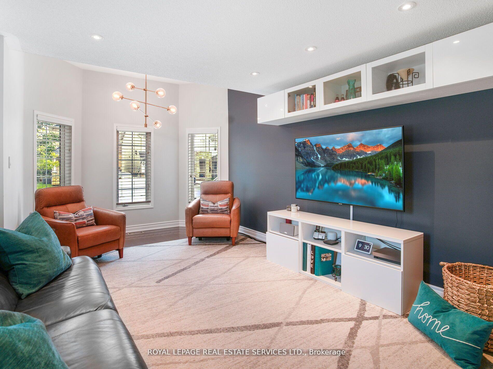 Photo 8 of 16 Woolf Crescent, Ajax, South East — HOMEH