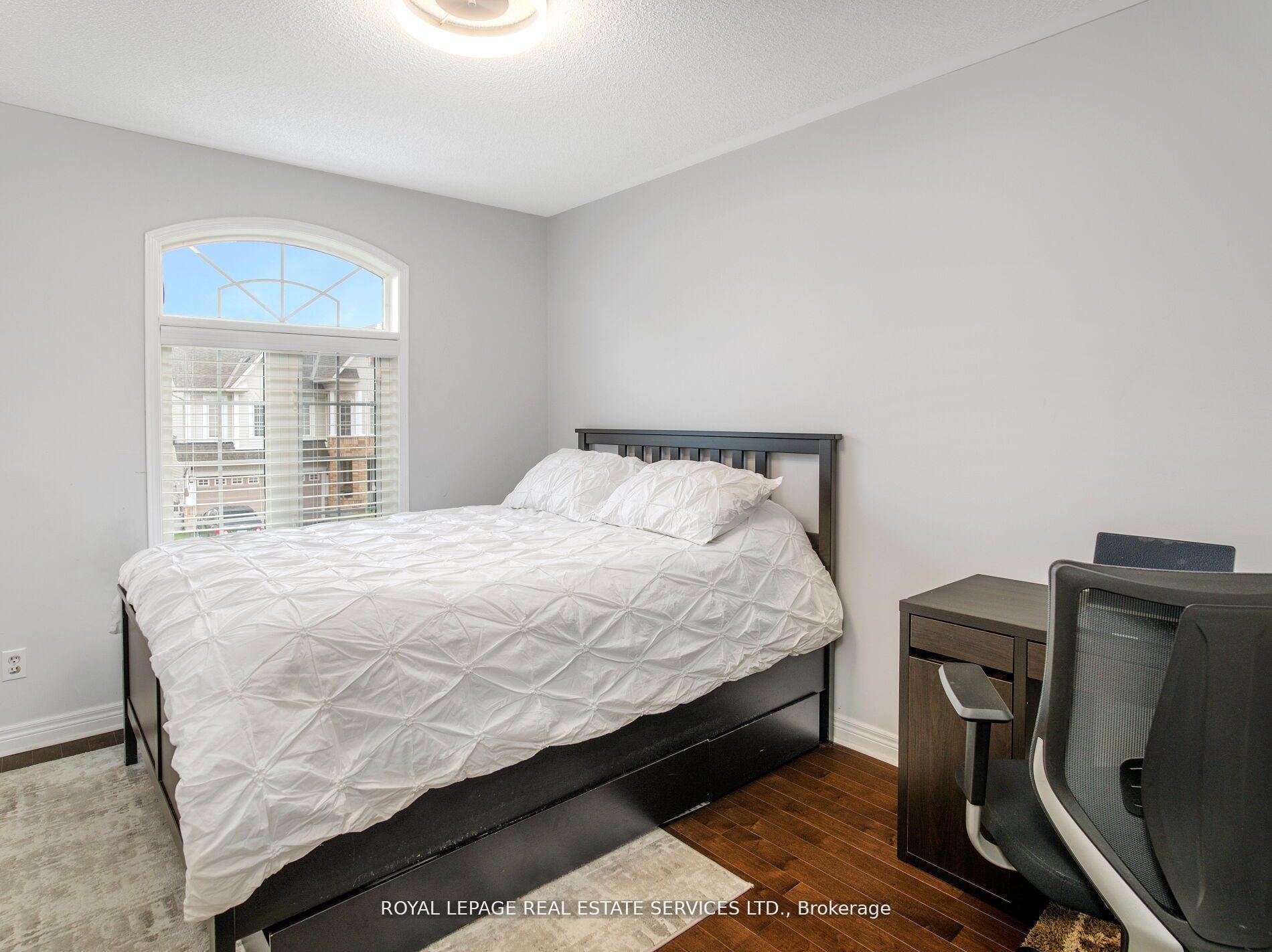 Photo 18 of 16 Woolf Crescent, Ajax, South East — HOMEH