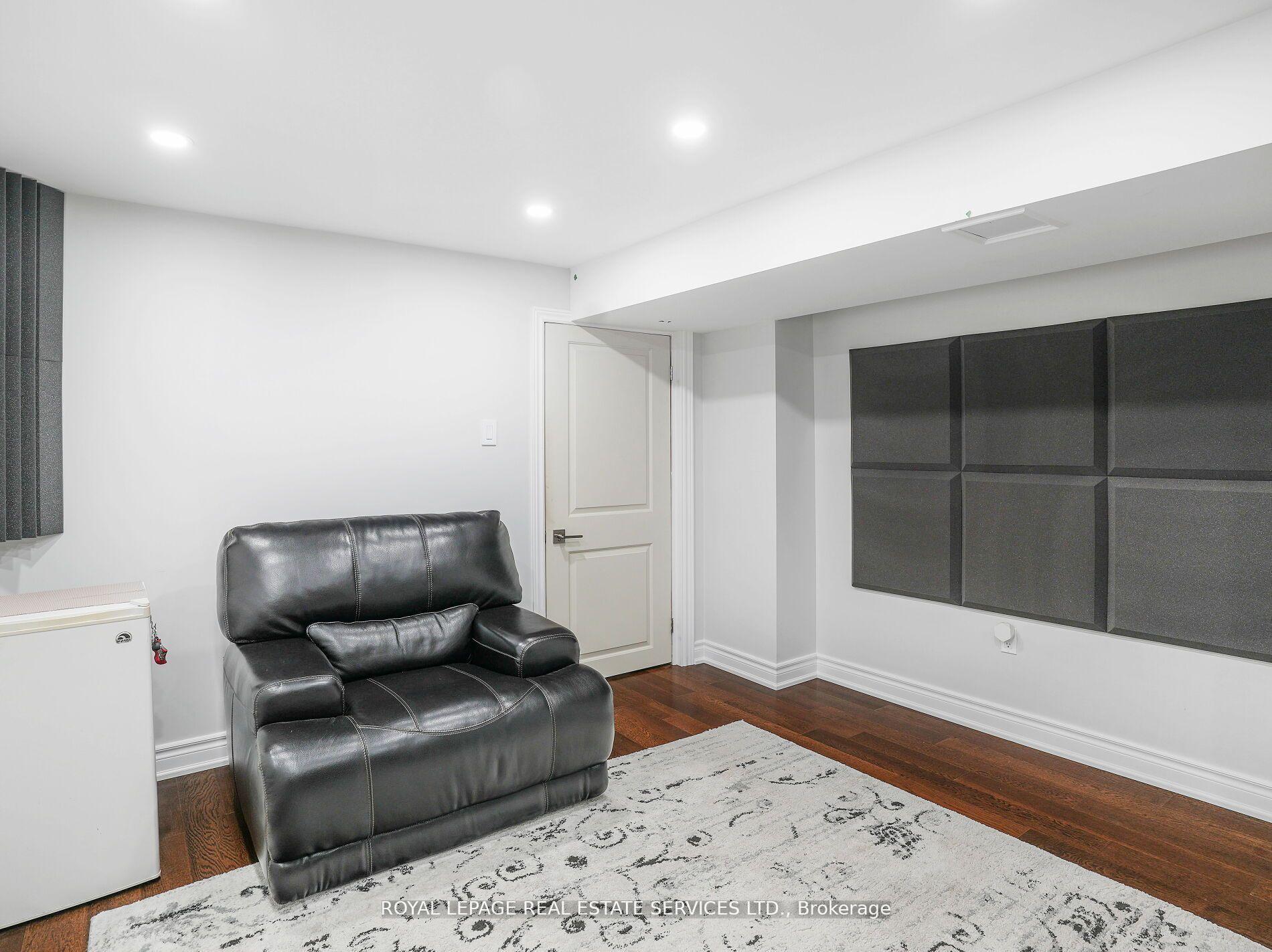 Photo 26 of 16 Woolf Crescent, Ajax, South East — HOMEH