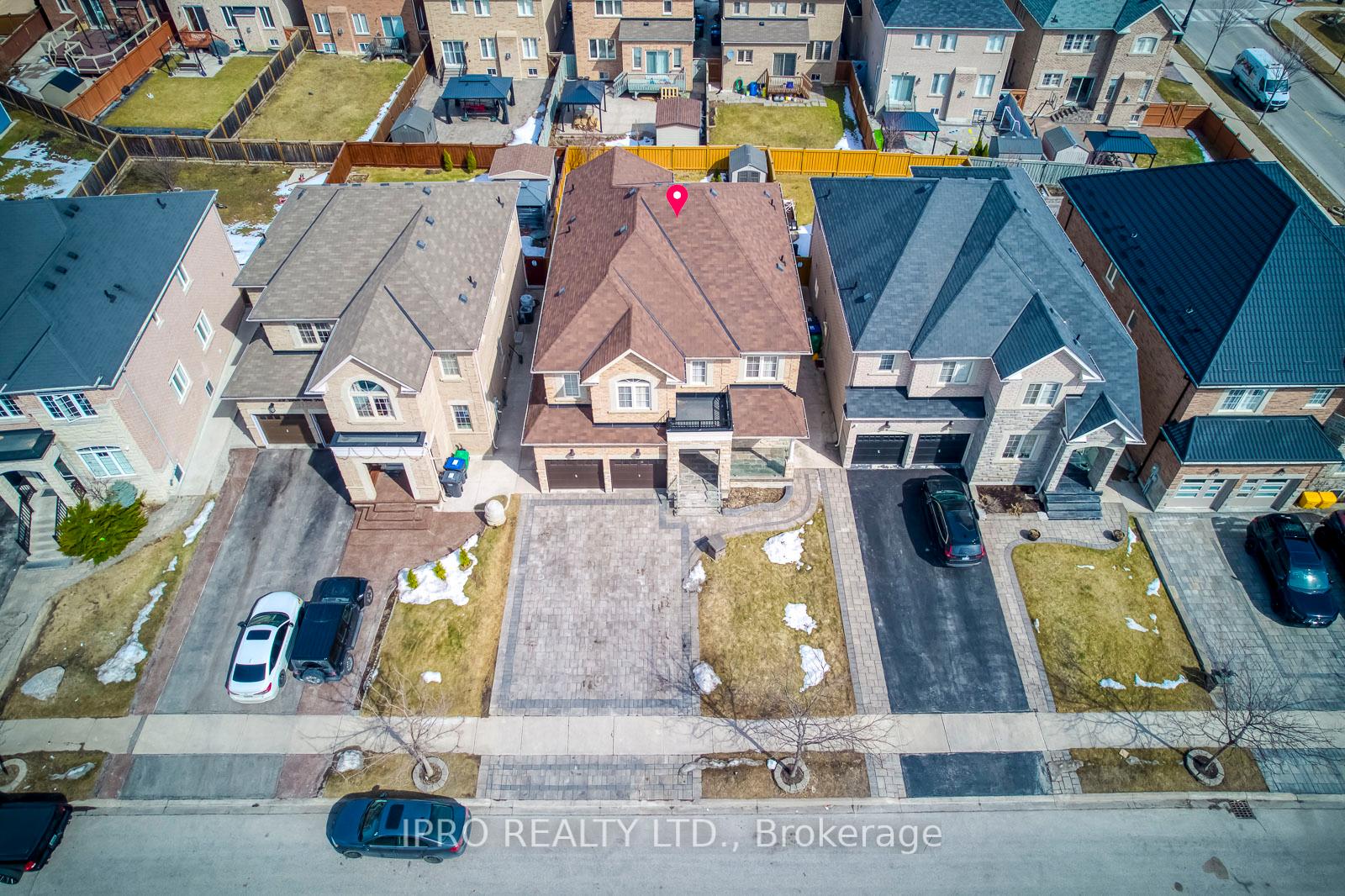 Photo 4 of 31 Birch Tree Trail, Brampton, Bram East — HOMEH