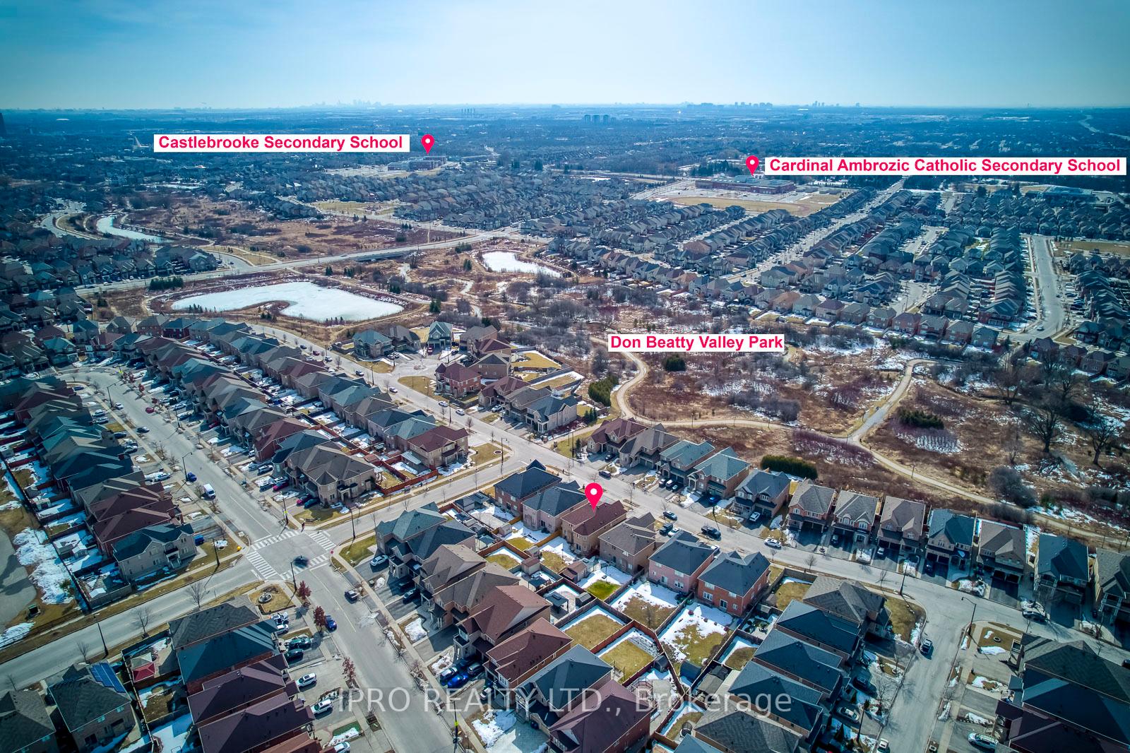 Photo 10 of 31 Birch Tree Trail, Brampton, Bram East — HOMEH
