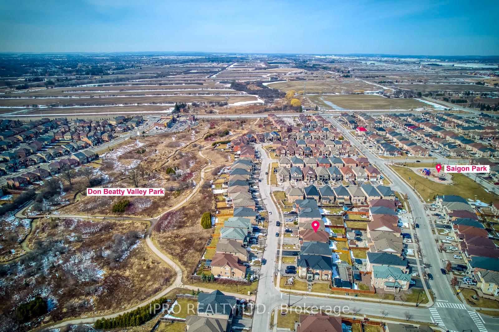 Photo 12 of 31 Birch Tree Trail, Brampton, Bram East — HOMEH