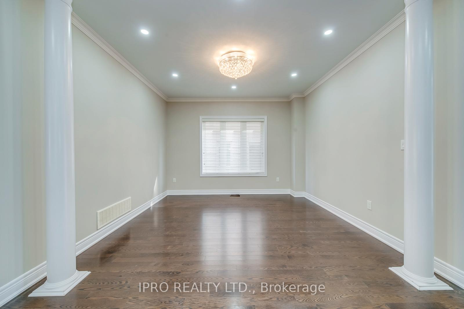 Photo 20 of 31 Birch Tree Trail, Brampton, Bram East — HOMEH