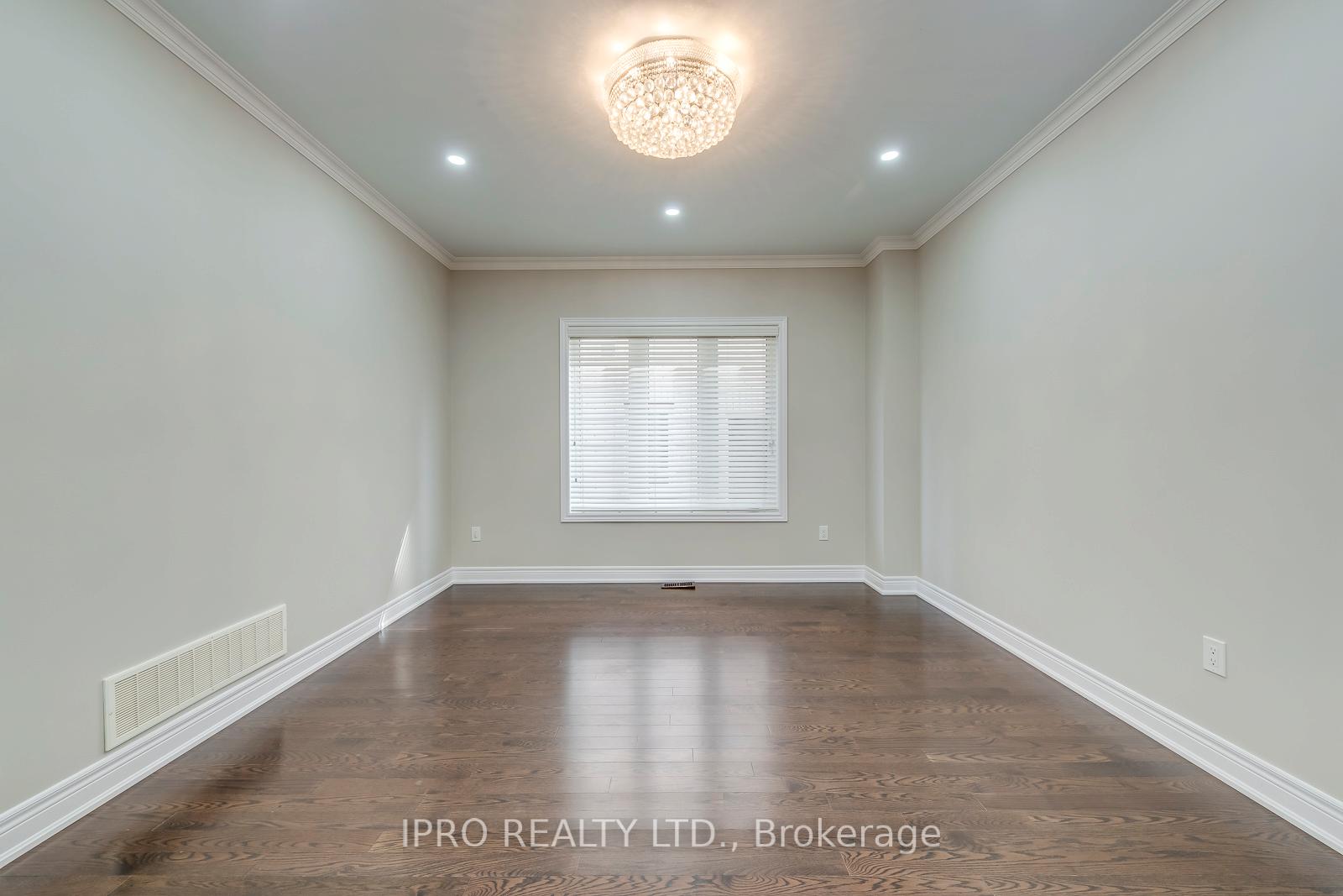 Photo 23 of 31 Birch Tree Trail, Brampton, Bram East — HOMEH