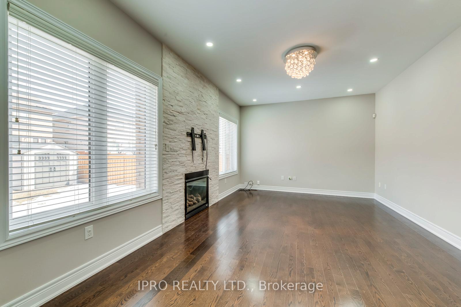 Photo 29 of 31 Birch Tree Trail, Brampton, Bram East — HOMEH