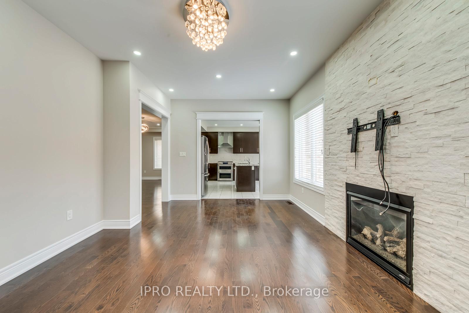 Photo 32 of 31 Birch Tree Trail, Brampton, Bram East — HOMEH