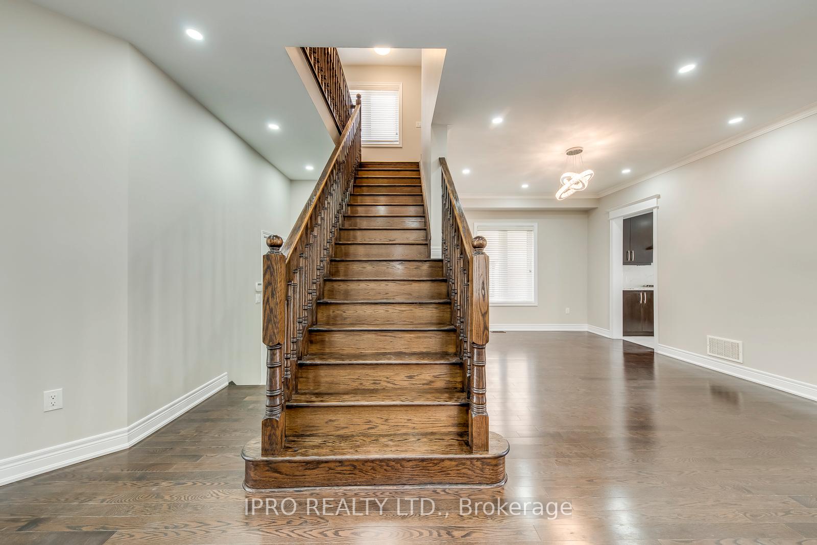 Photo 44 of 31 Birch Tree Trail, Brampton, Bram East — HOMEH