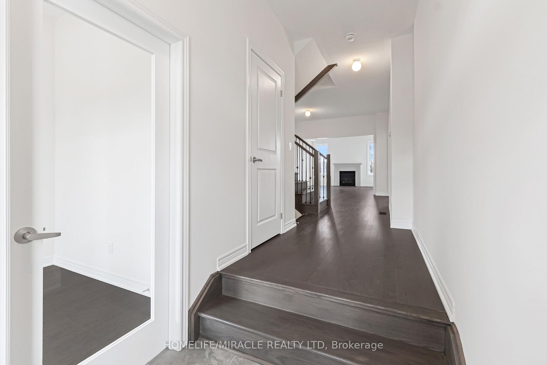 Photo 5 of 1274 Davis Loop, Innisfil, Lefroy — HOMEH