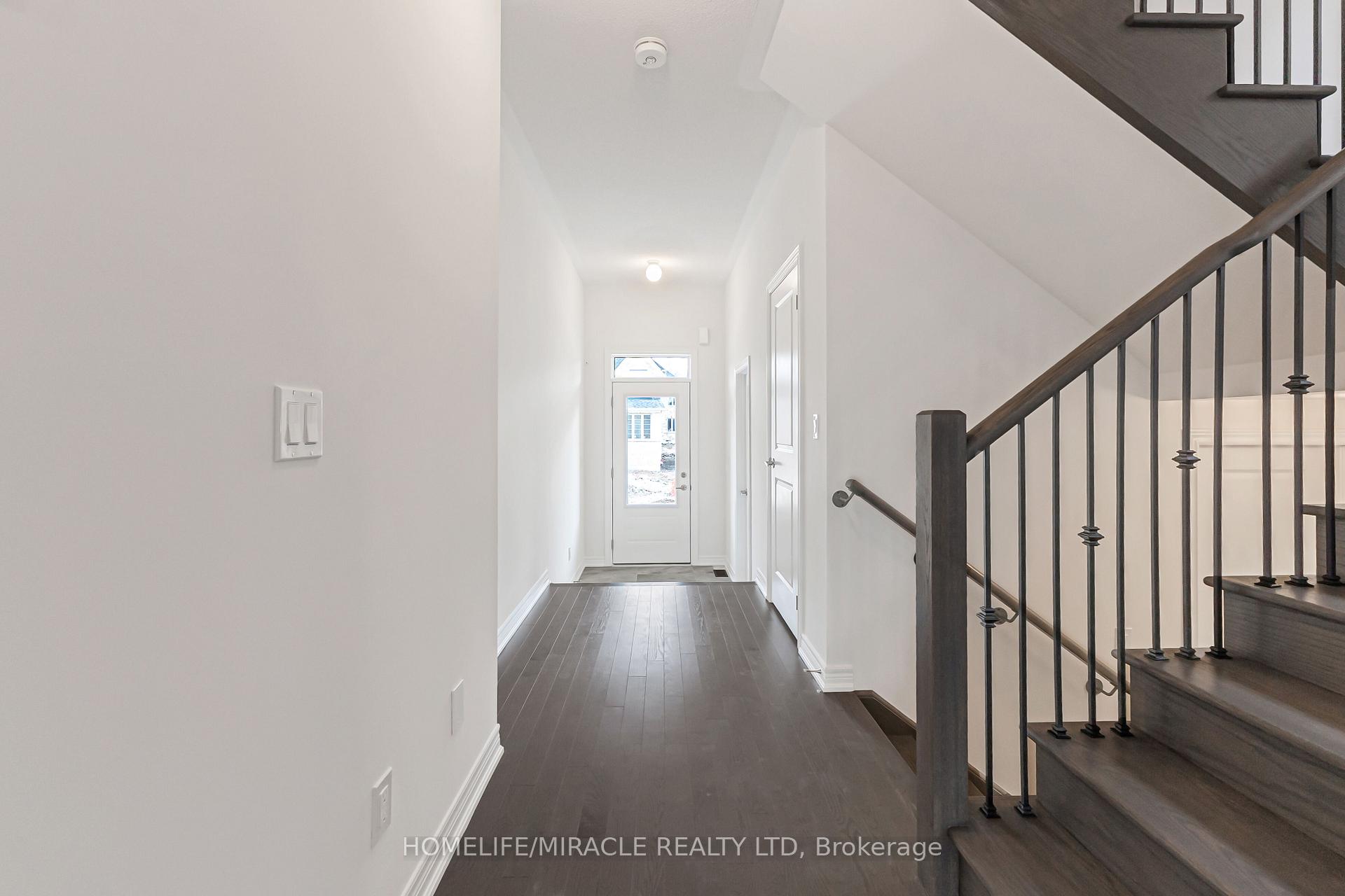 Photo 8 of 1274 Davis Loop, Innisfil, Lefroy — HOMEH