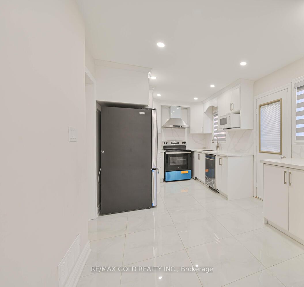 Photo 8 of 31 Histon Crescent, Brampton, Madoc — HOMEH
