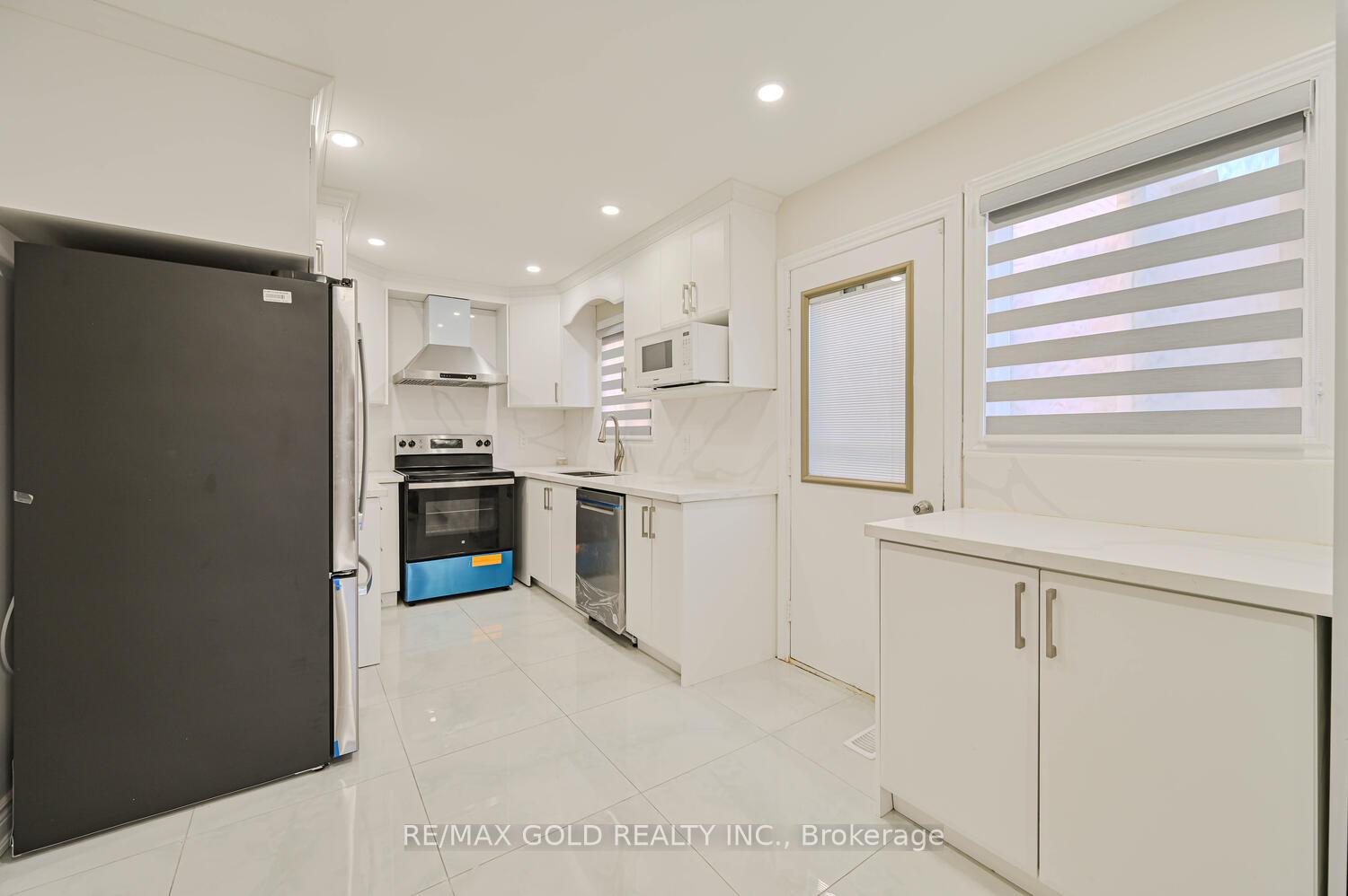 Photo 4 of 31 Histon Crescent, Brampton, Madoc — HOMEH