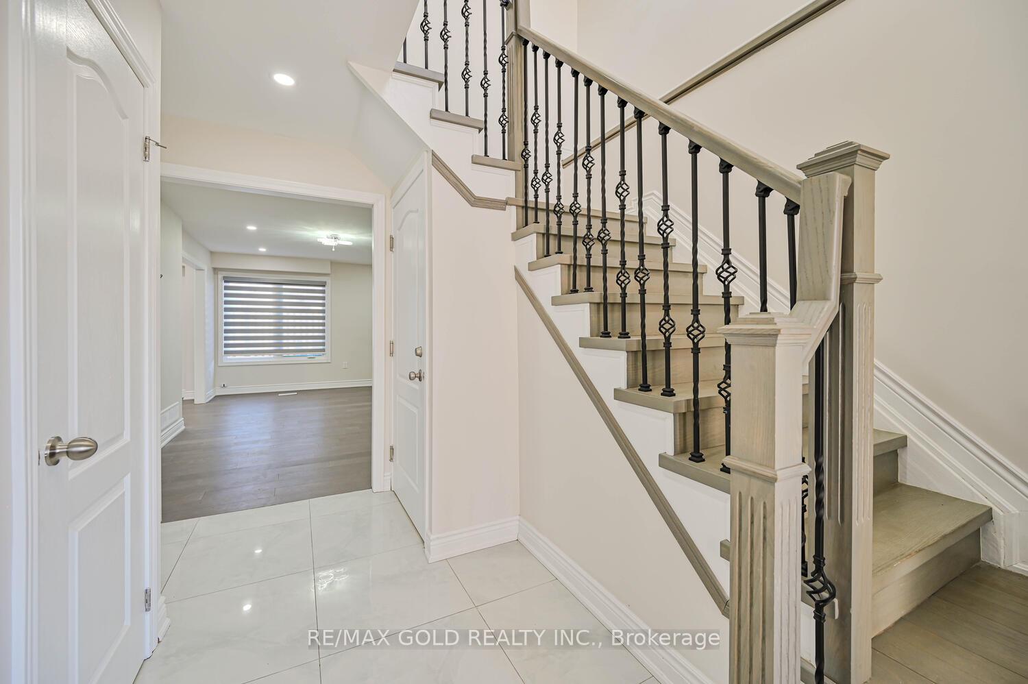 Photo 11 of 31 Histon Crescent, Brampton, Madoc — HOMEH