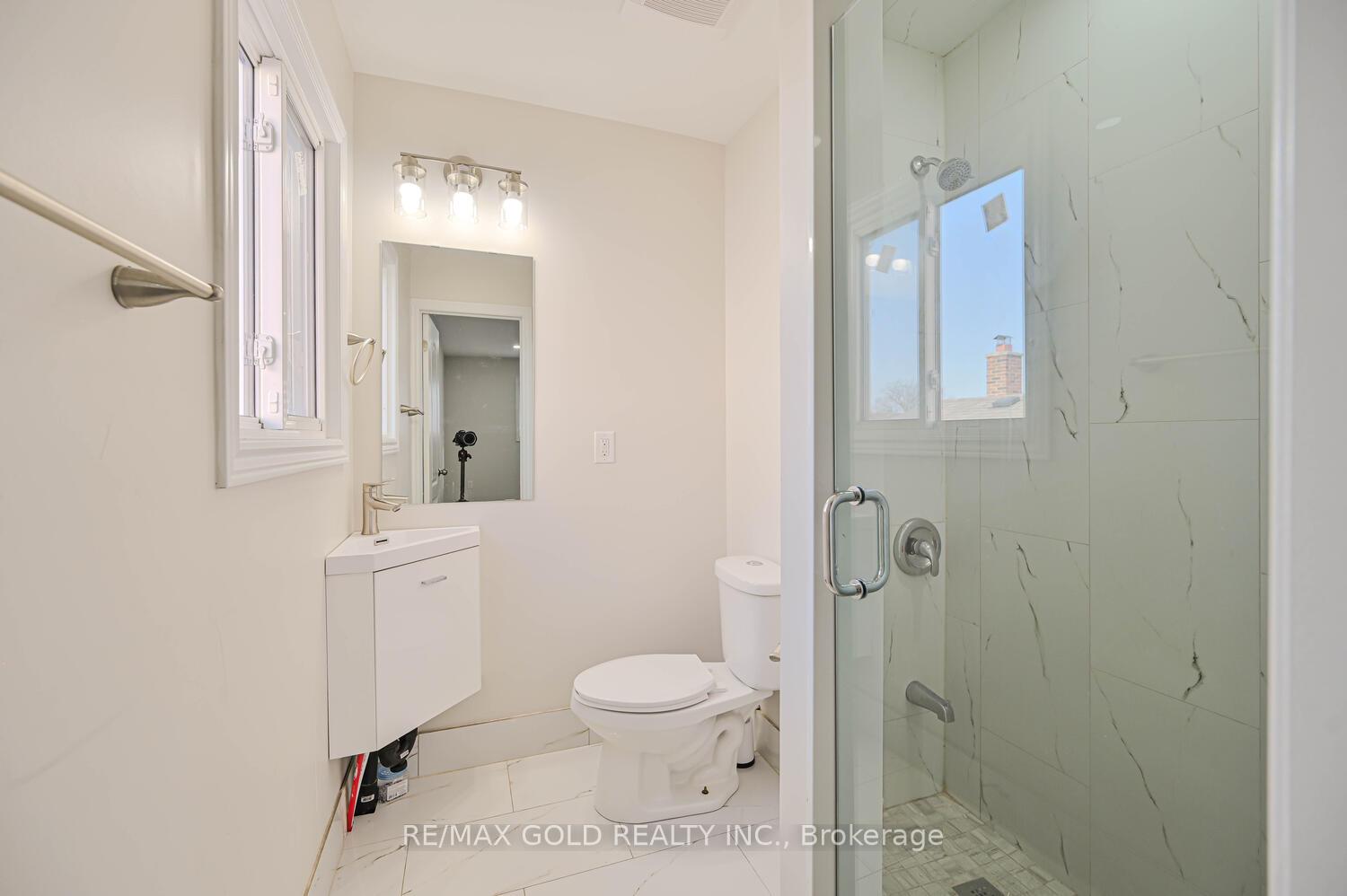 Photo 18 of 31 Histon Crescent, Brampton, Madoc — HOMEH