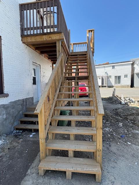 Photo 4 of 128 MCCONNELL Ave E, Cornwall — HOMEH