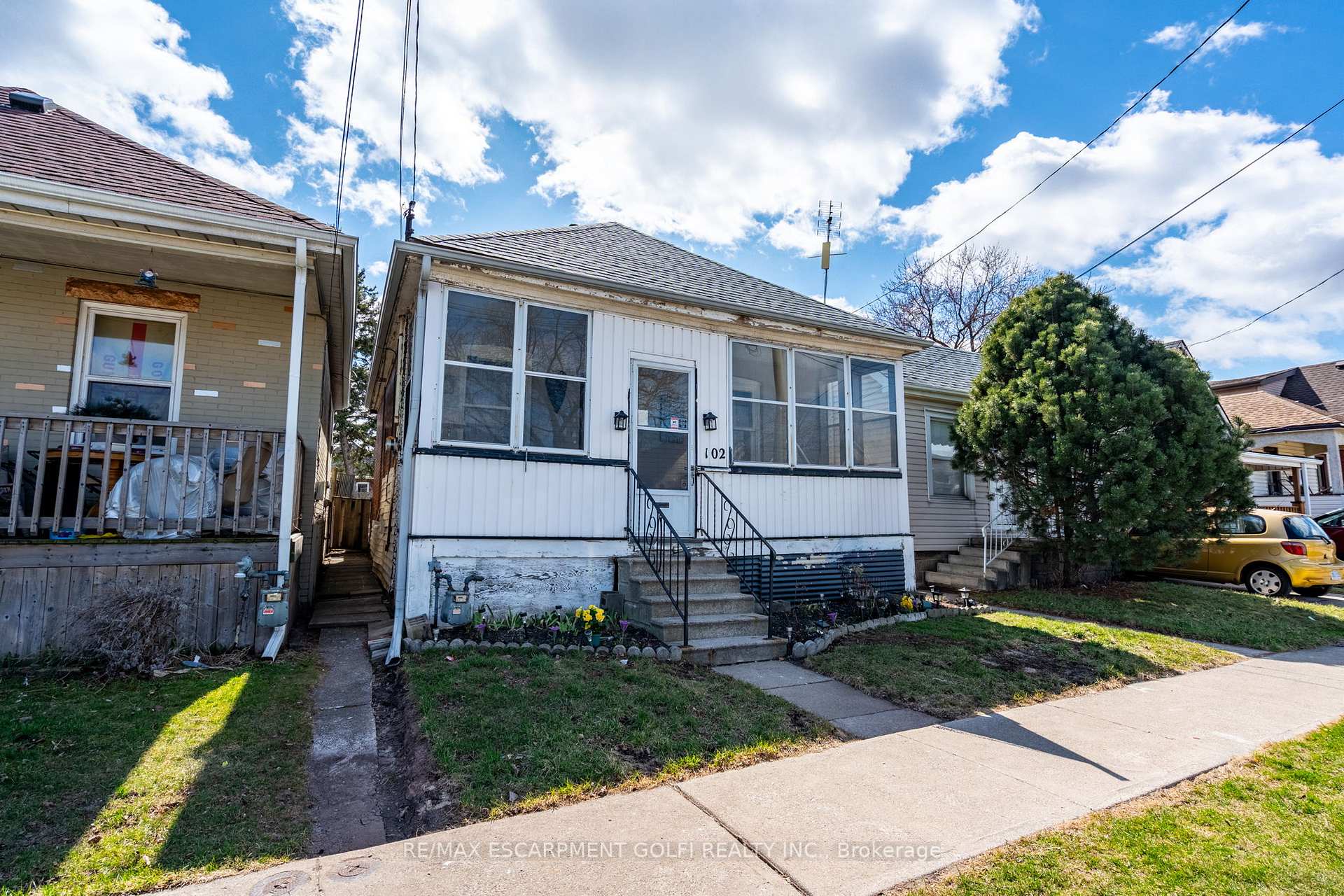 Front of 102 Newlands Avenue