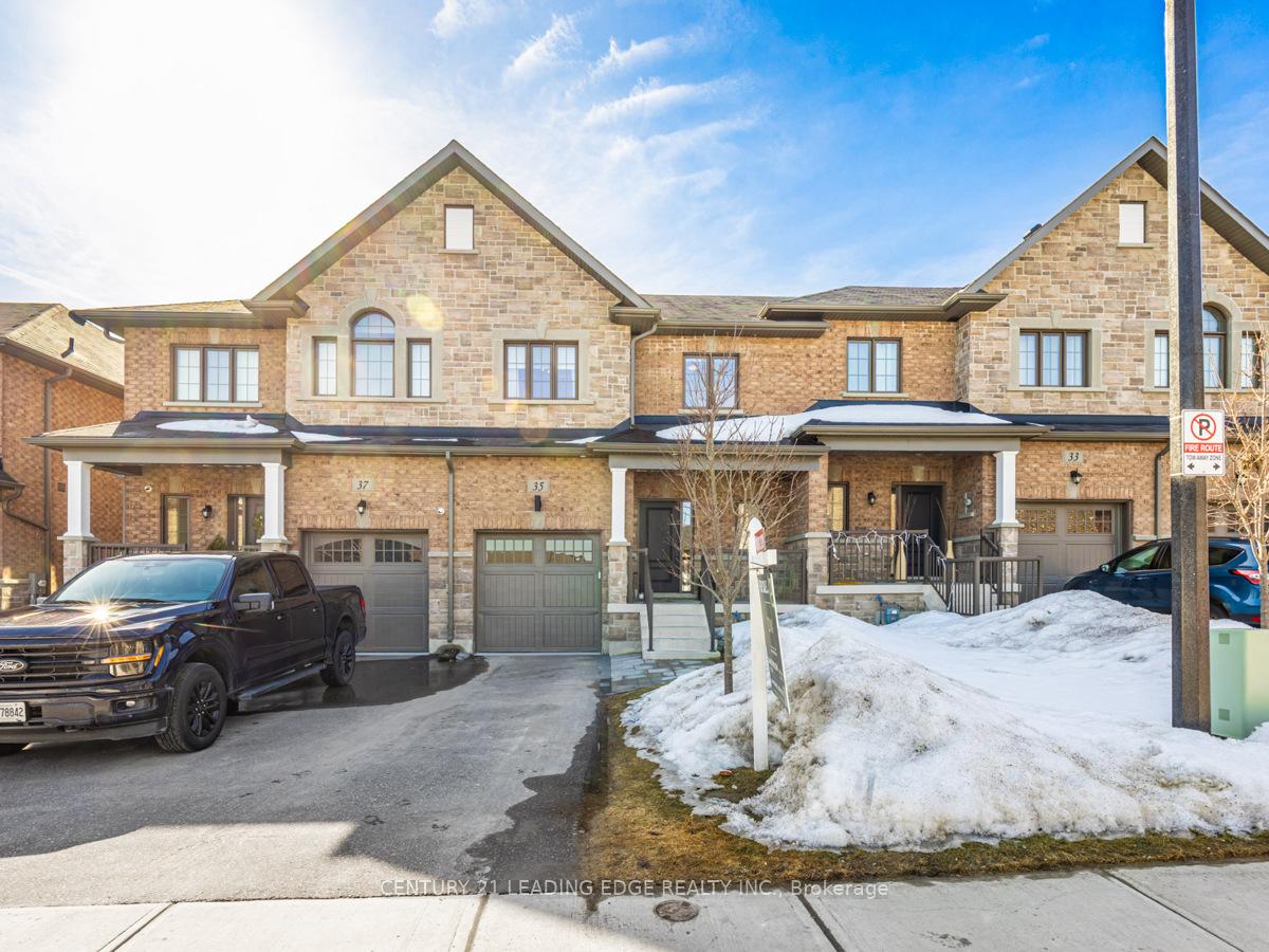 Front of 35 Gord Matthews Way