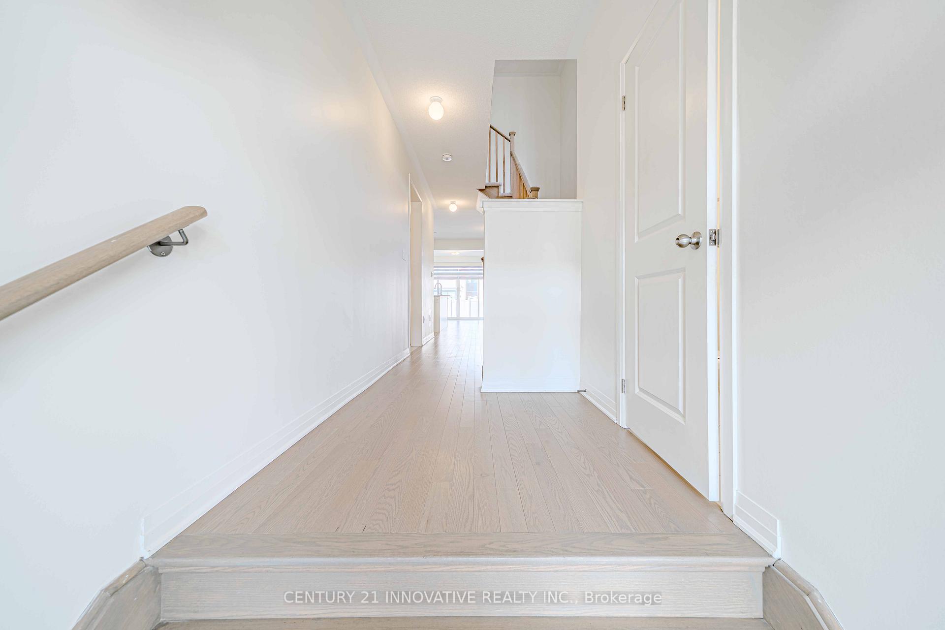 Photo 5 of 46 Clipper Lane, Clarington, Bowmanville — HOMEH