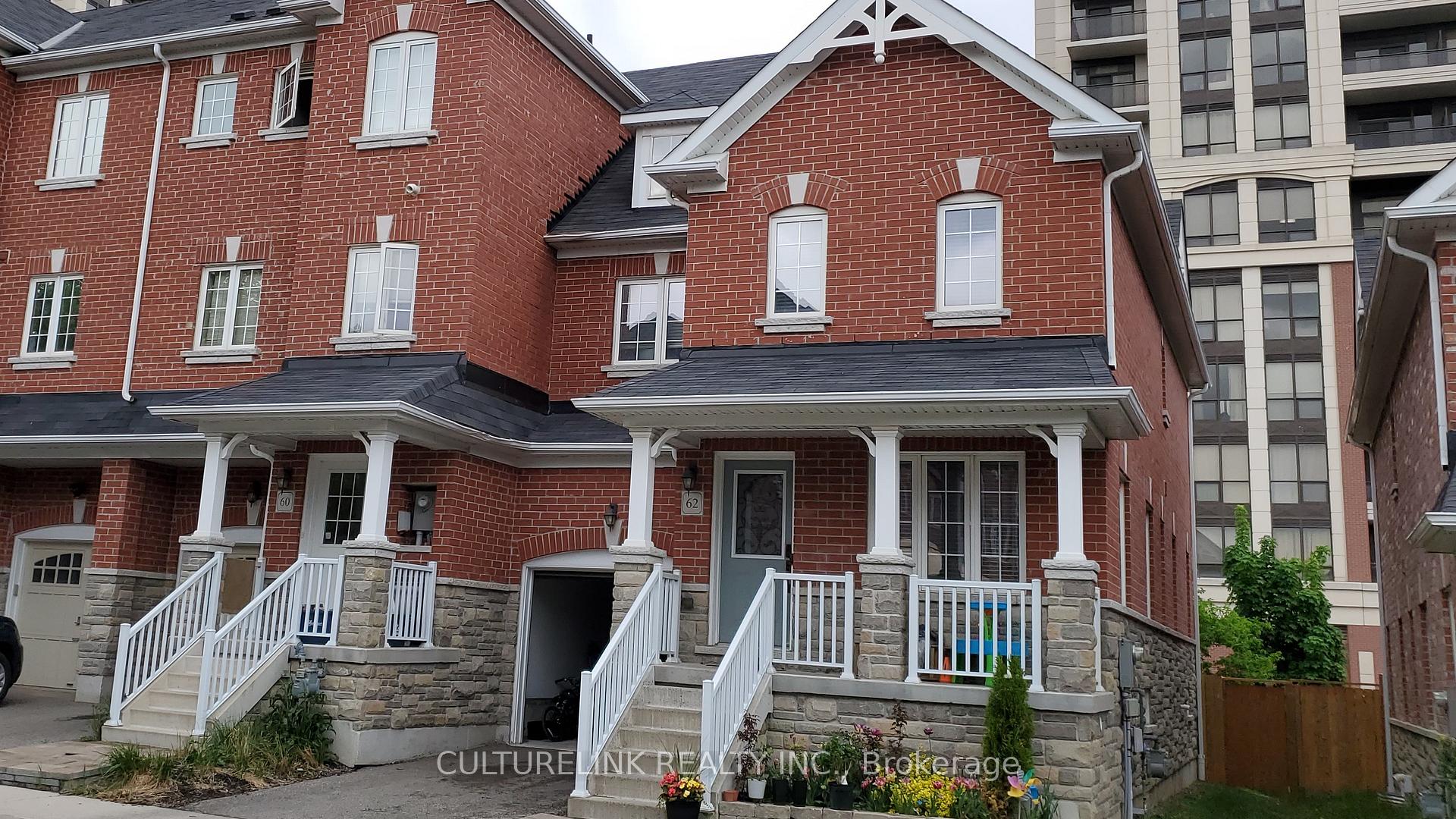 Front of 62 Eastern Skies Way