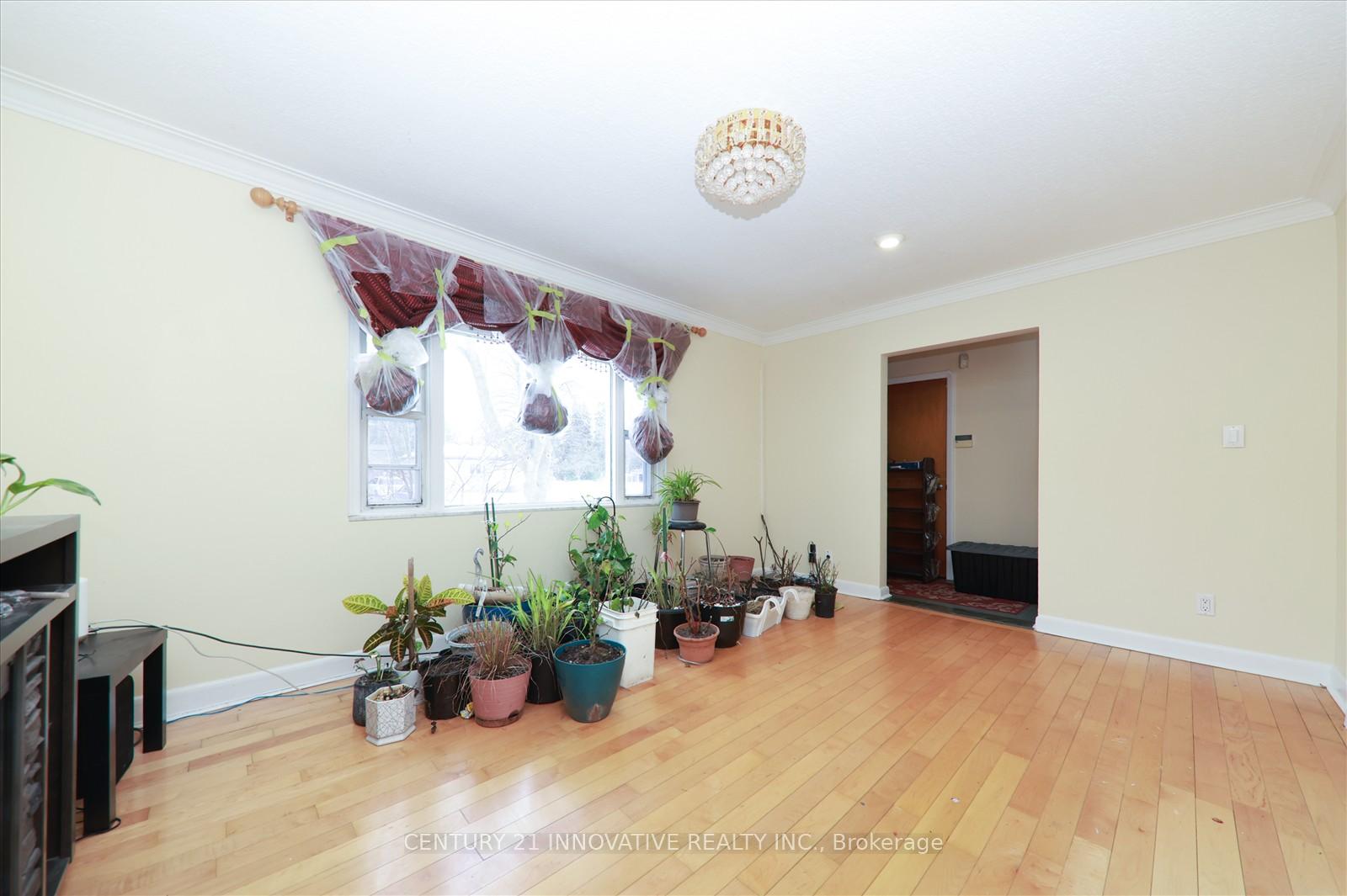 Photo 10 of 80 Adanac Drive, Scarborough, Cliffcrest — HOMEH