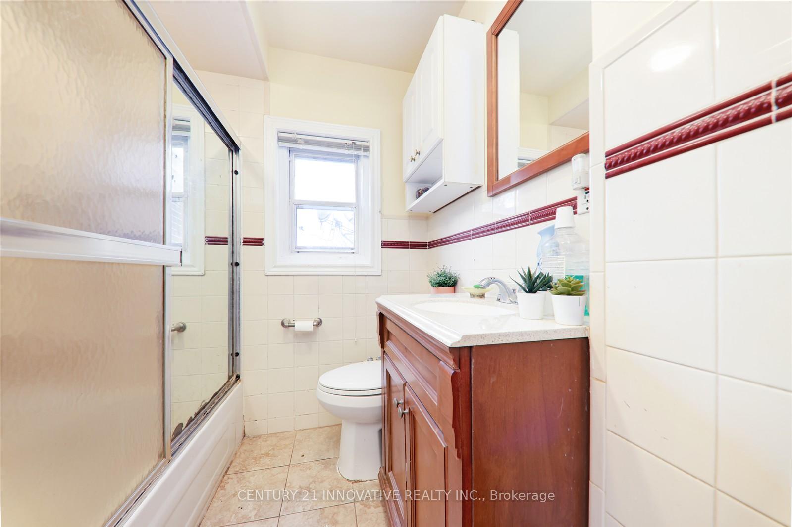 Photo 13 of 80 Adanac Drive, Scarborough, Cliffcrest — HOMEH