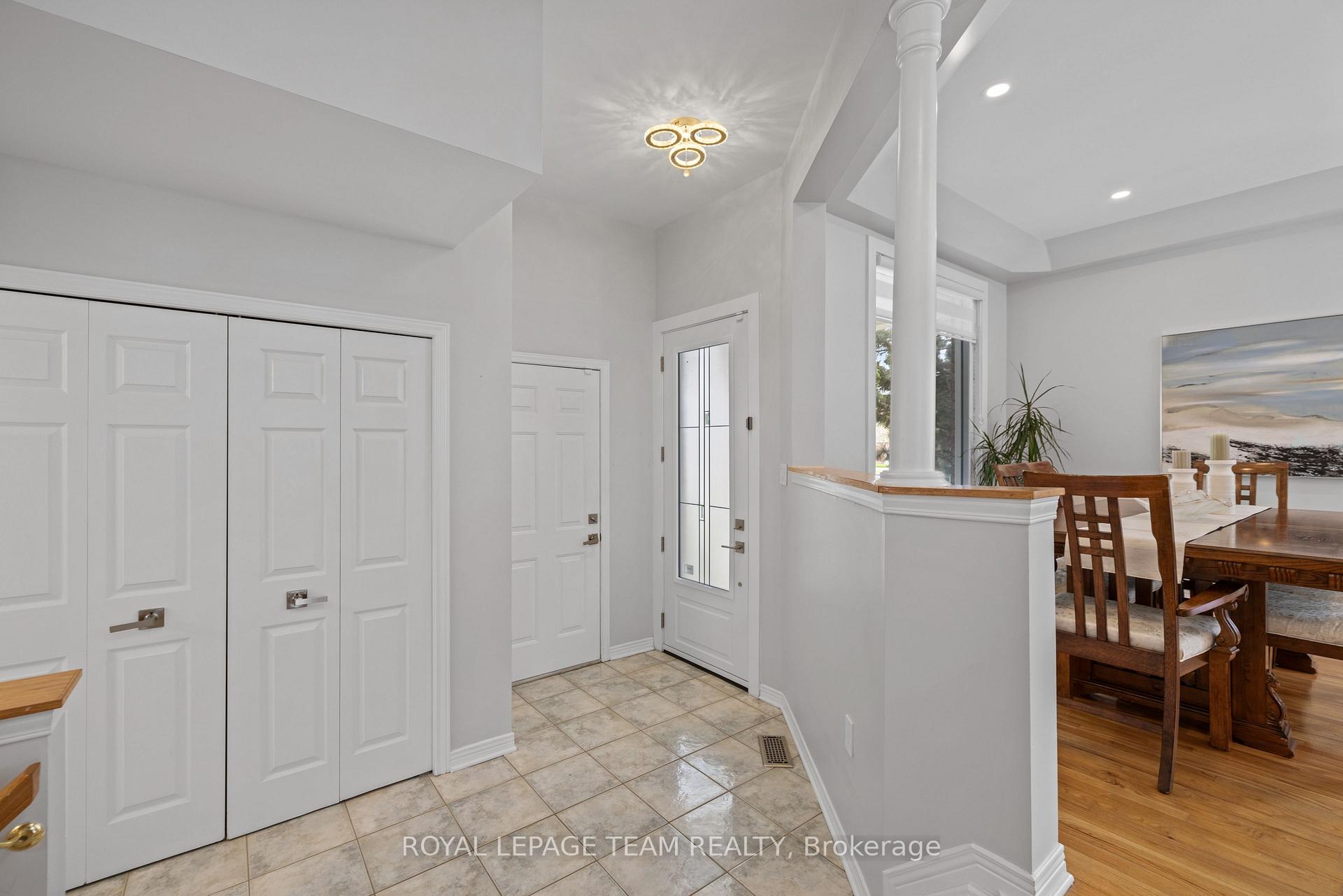 Photo 3 of 10 Sutcliffe Terrace, Ottawa, Barrhaven - Longfields — HOMEH